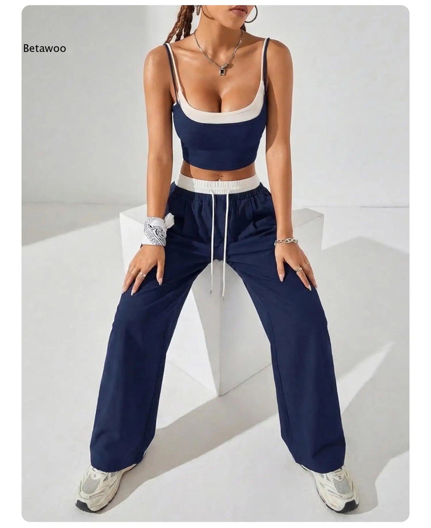 Casual 2 Piece Streetwear Set for Women, Contrast Trim Cami Crop Top with Wide Leg Pants